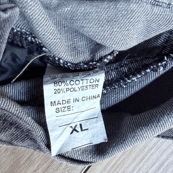 Brand New with Tags!! Floral Print Women's Denim Overalls - Picture 14 of 15